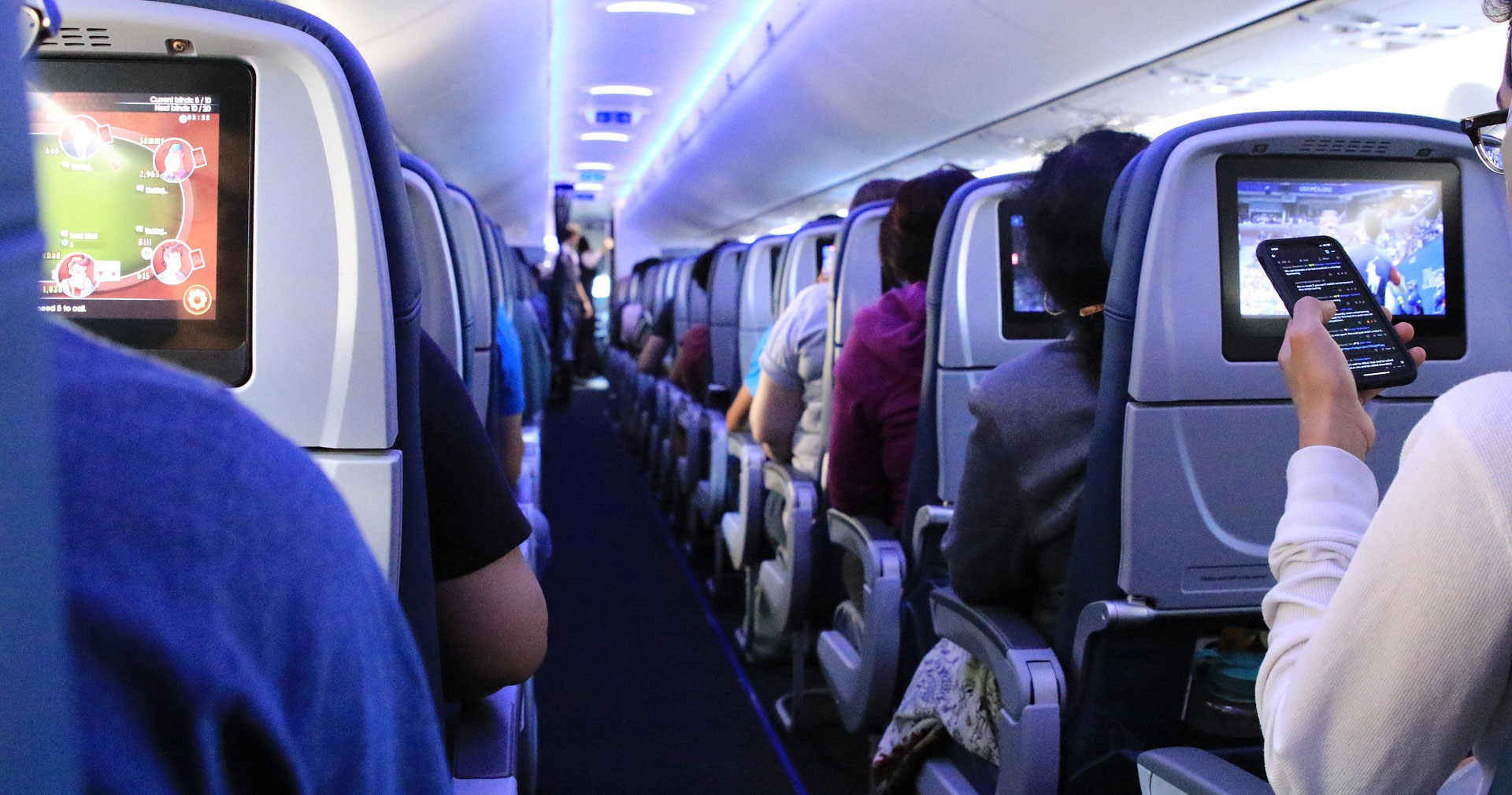 Thanksgiving-and-Christmas-travel image Flight bookings for Thanksgiving and Christmas are up from 2024