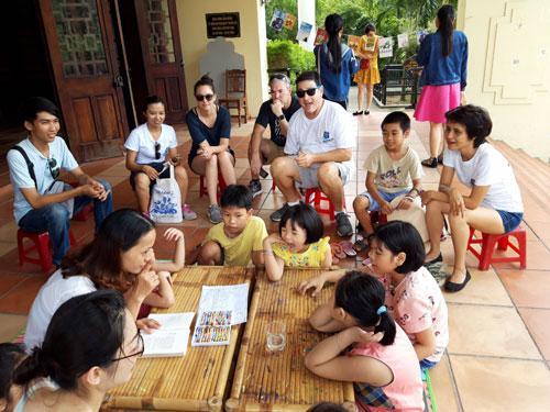 volunteer vacations globe ware