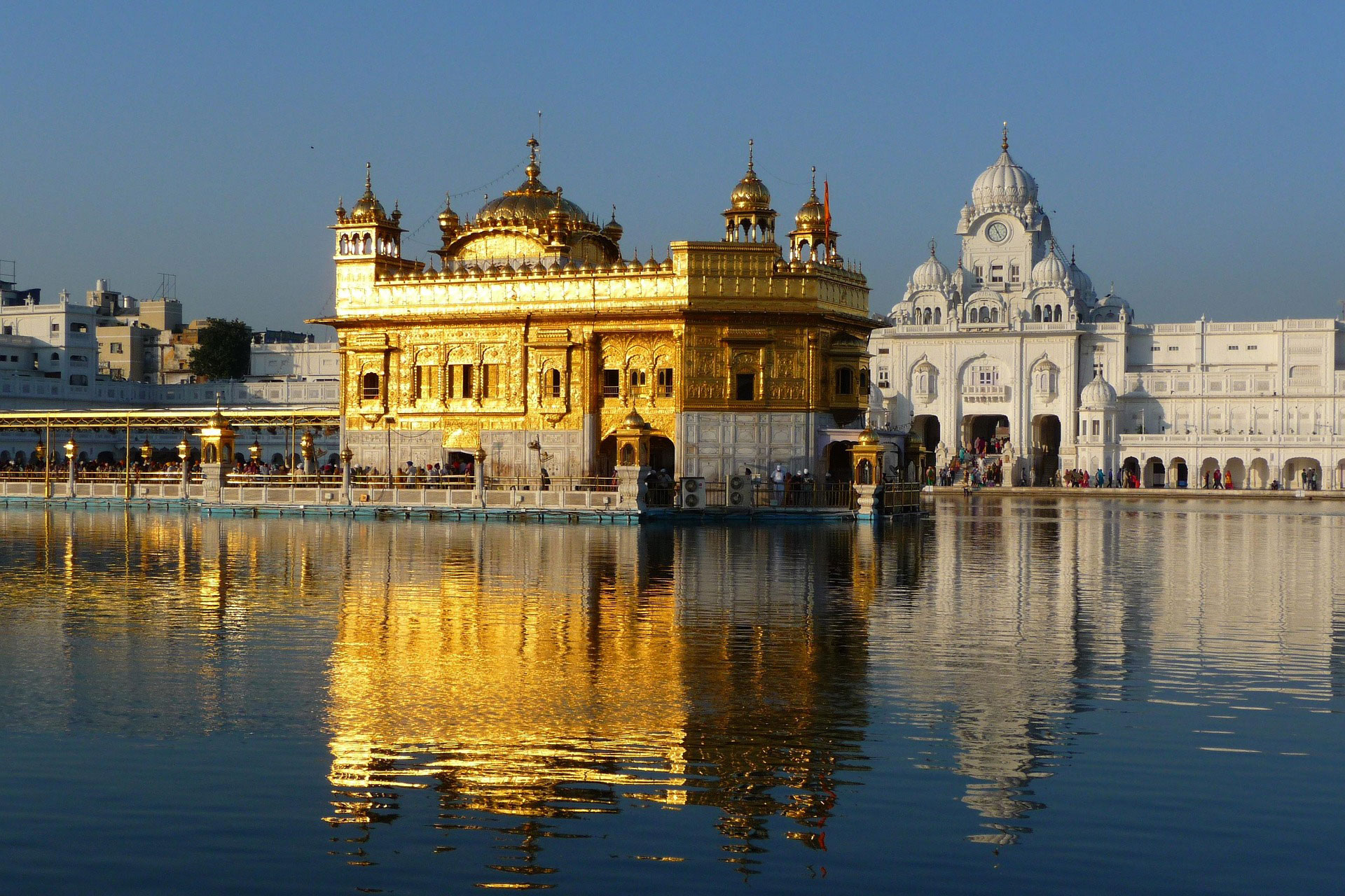 AFFORDABLE VOLUNTEER ABROAD PROGRAMS