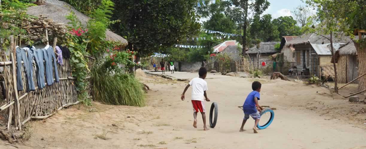 Volunteer Vacations Philippines with Globe Aware