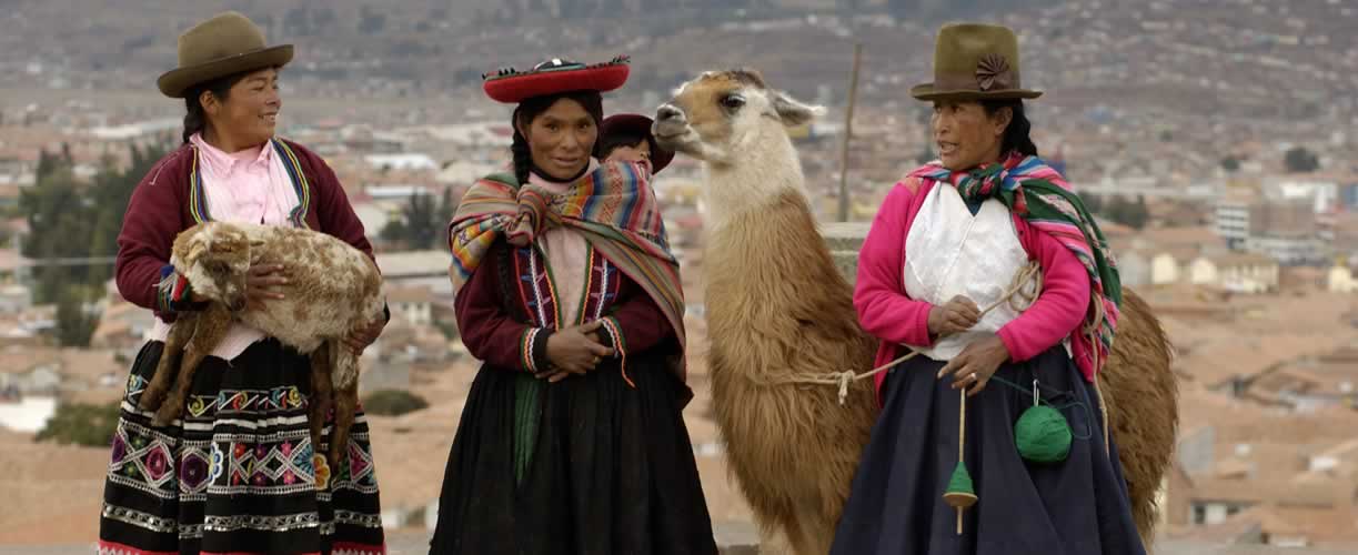 Volunteer Vacations in Peru with Globe Aware