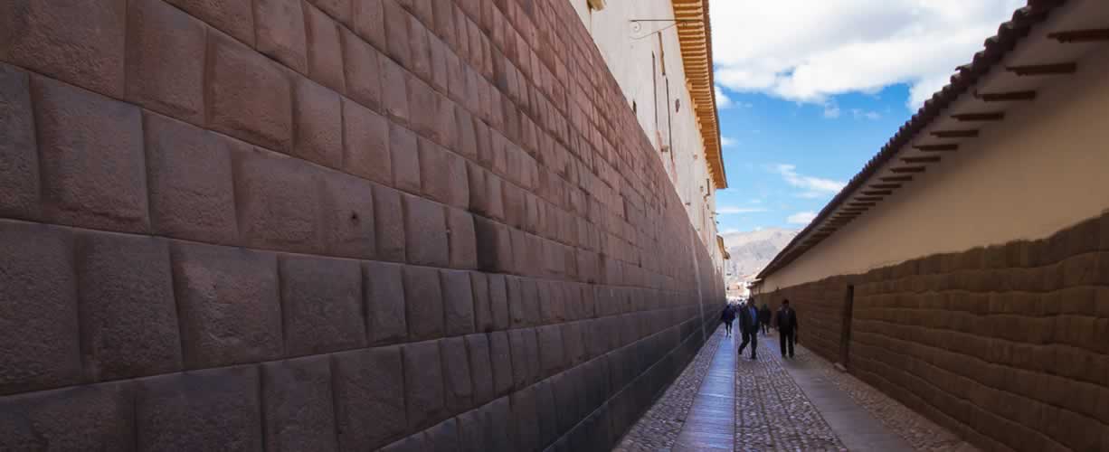 Volunteer Vacations in Peru with Globe Aware